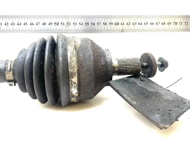 VOLVO V50 1 generation (2003-2012) Forreste venstre drivaksel 33503384