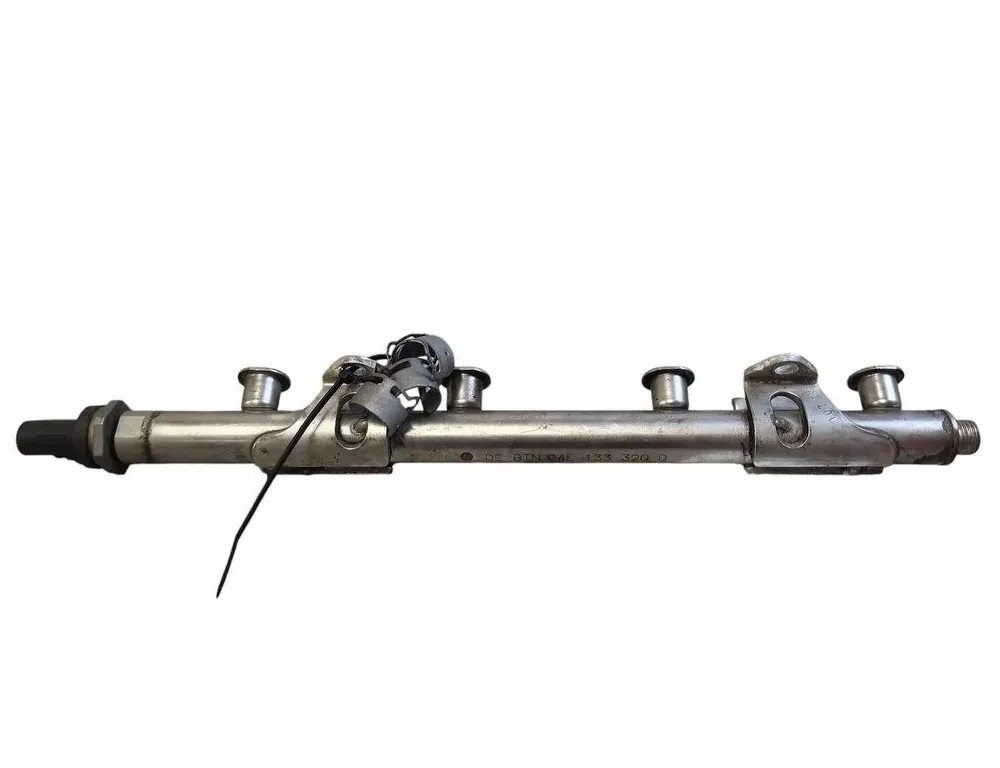 VOLKSWAGEN Passat B7 (2010-2015) Brændstofskinne 04E133320D 33514427