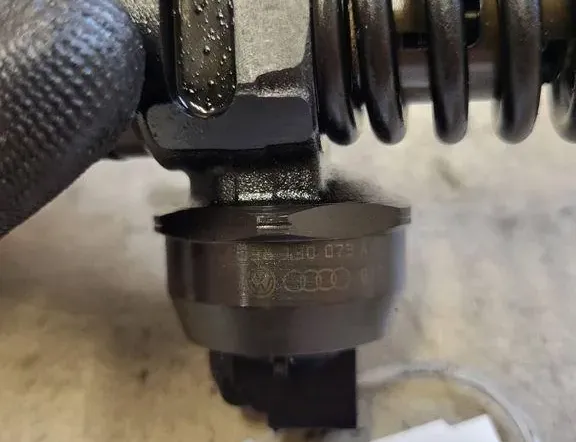 VOLKSWAGEN Golf 5 generation (2003-2009) Brændstofinjektor 038130073AG 34537696