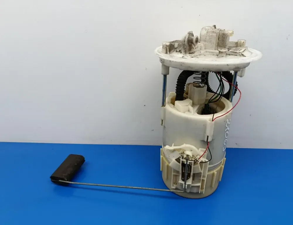 RENAULT Espace 5 generation (2015-2023) Brændstofpumpe 8200008527 33516434