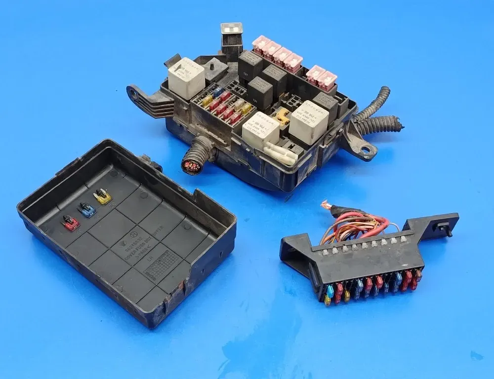 DAEWOO Lanos 1 generation (2005-2009) Sikringsboks 35102413