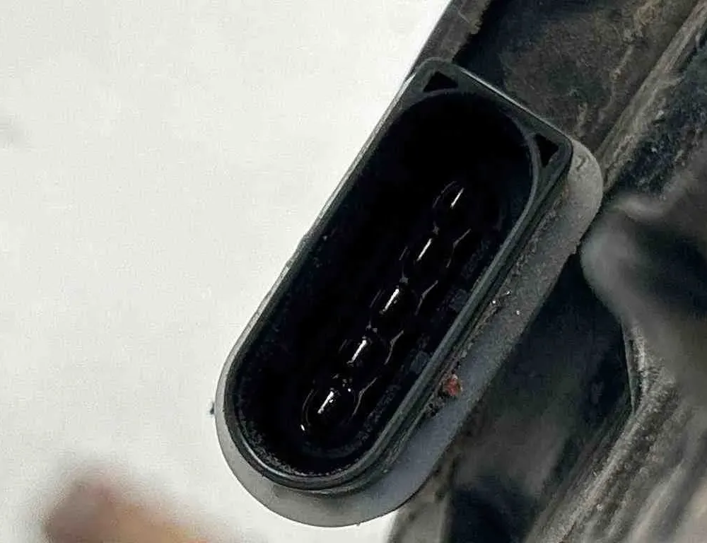 VOLKSWAGEN Touran 3 generation (2015-2023) AdBlue Tank 5QA131877D,KF6687117E,077K0F6687117E,5Q0131969E 32684643