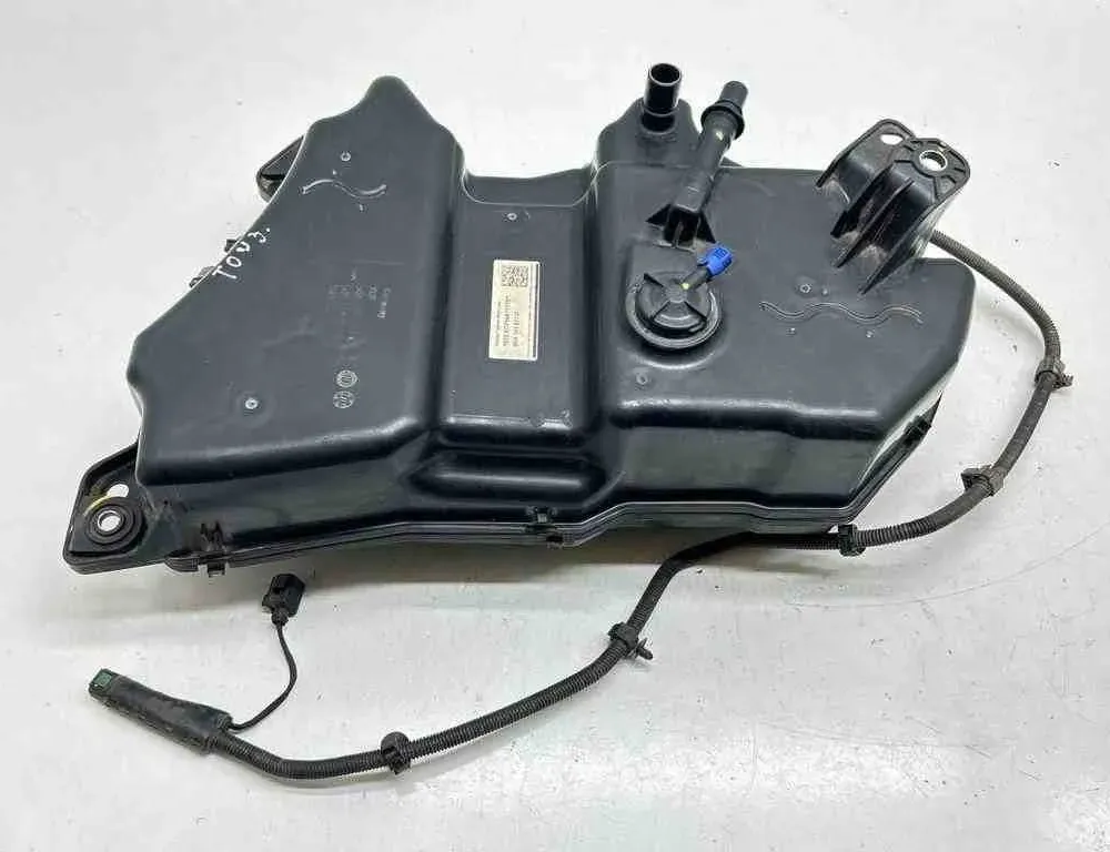 VOLKSWAGEN Touran 3 generation (2015-2023) AdBlue Tank 5QA131877D,KF6687117E,077K0F6687117E,5Q0131969E 32684643