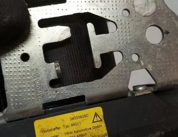 VOLVO XC60 1 generation (2008-2017) Bagerste venstre sikkerhedssele 39801844 33123706