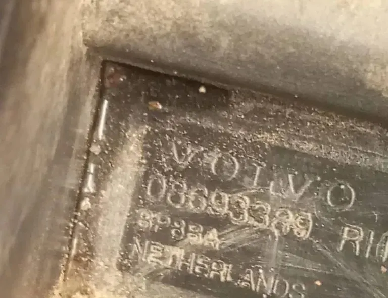 VOLVO S60 2 generation (2010-2020) Højre bageste kofangerbeslag 08693389 33123737