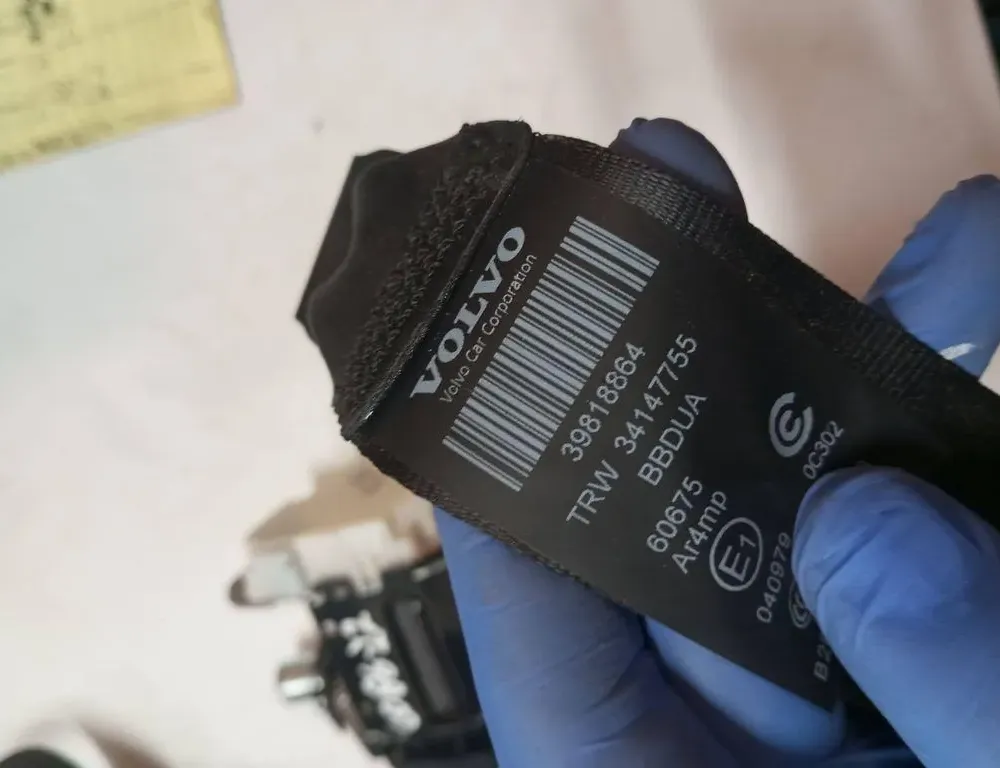 VOLVO XC60 1 generation (2008-2017) Bagerste venstre sikkerhedssele 34033922C 33131820