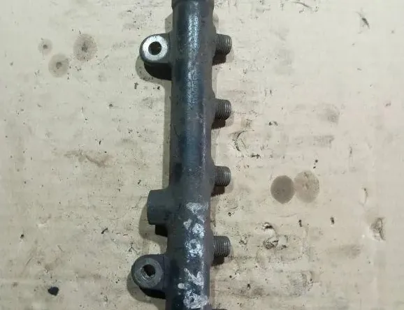 VOLVO V50 1 generation (2003-2012) Brændstofskinne 52700916,9654726280 33135435