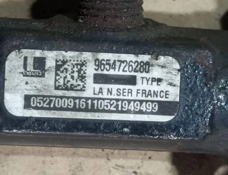 VOLVO V50 1 generation (2003-2012) Brændstofskinne 52700916,9654726280 33135435