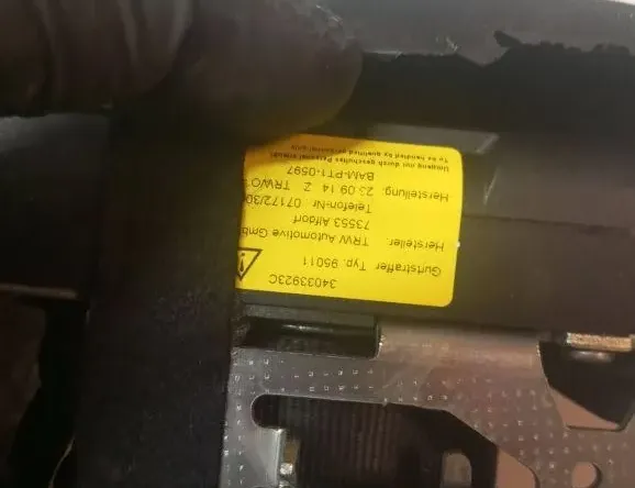 VOLVO XC60 1 generation (2008-2017) Højre bagerste sikkerhedssele 39818854 33136718