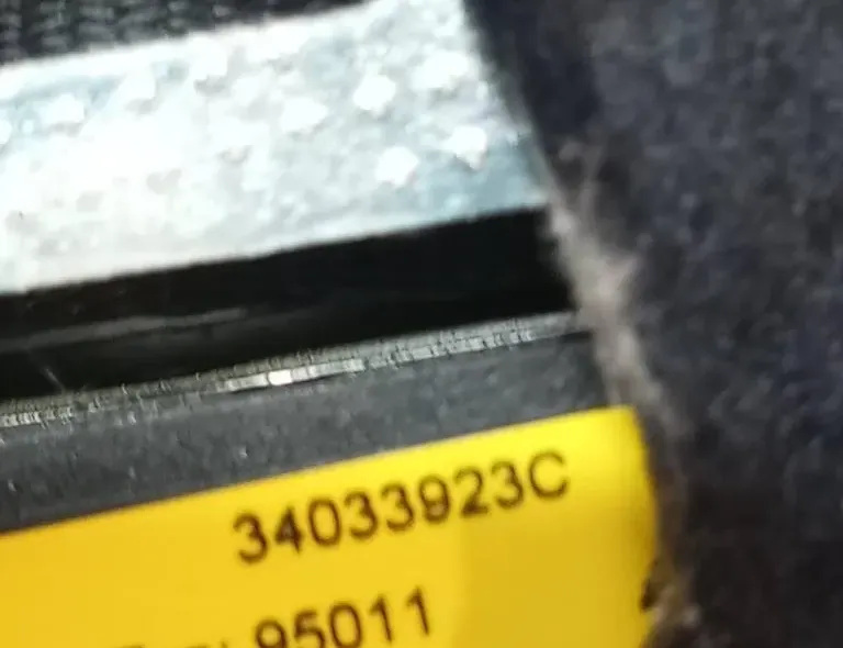 VOLVO XC60 1 generation (2008-2017) Bagerste sikkerhedssele i midten 34033923 33153745