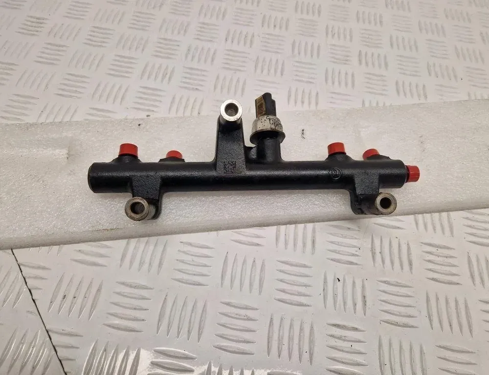 PEUGEOT 508 1 generation (2010-2020) Brændstofskinne 284038820232,9663305480 33511563