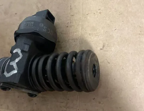 VOLKSWAGEN Golf 5 generation (2003-2009) Brændstofinjektor 038130073BN 34776098