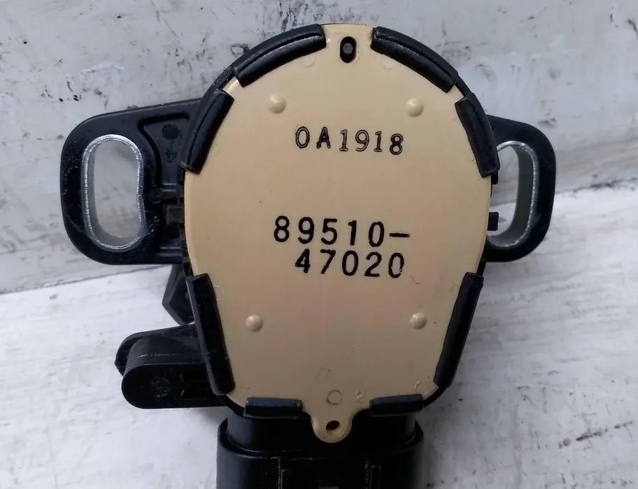 TOYOTA Prius 3 generation (XW30) (2009-2015) Andre kontrolenheder 8951047020 28707801