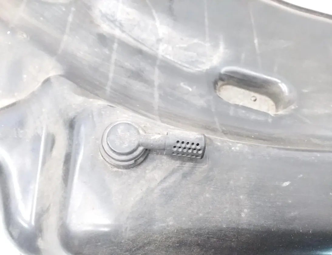 SKODA Karoq 1 generation (2017-2024) AdBlue Tank 5Q0131877R 29824158