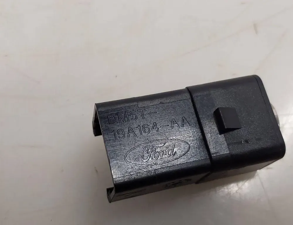 FORD Transit 4 generation (2013-2024) Yderligere musikafspillerstik DM5T19A164AA 33186247