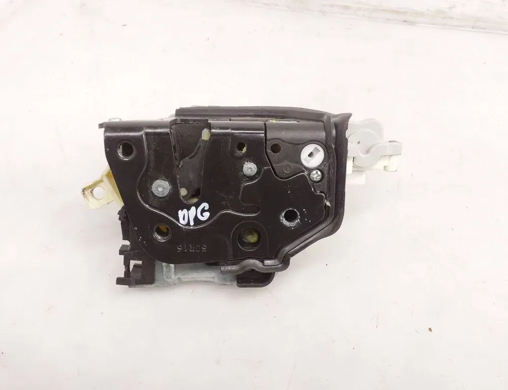 AUDI A4 B8/8K (2011-2016) Bageste højre dørlås 4G0839016C 34059365