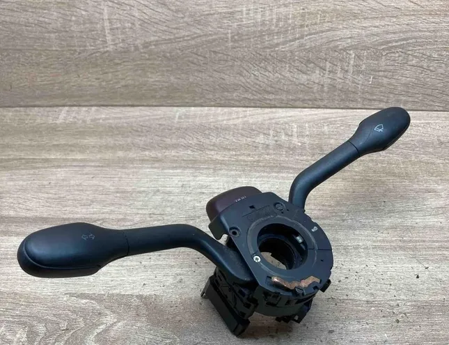 VOLKSWAGEN Golf 1 generation (1974-1993) Visker blinklys indikatorstang/kontakt 1H6953503AA 34377194