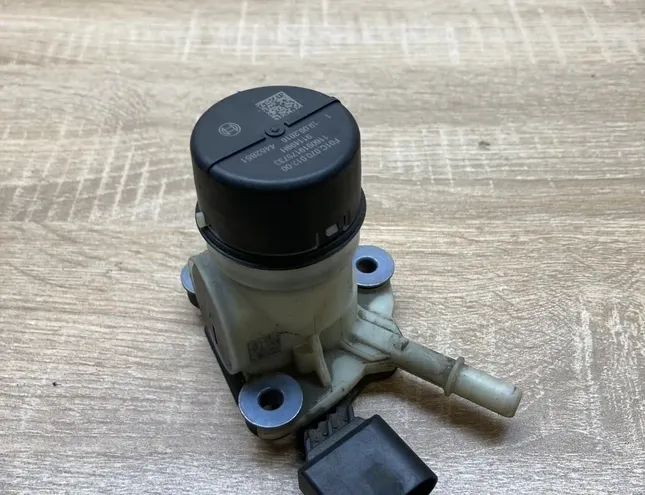 MERCEDES-BENZ C-Class W202/S202 (1993-2001) AdBlue pumpe F01C070012,F01C070013 34292732