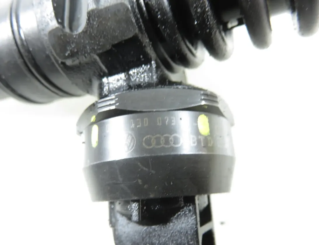 SKODA Fabia 1 generation  (2004-2007) Olieinjektor 045130073T,0414720035 34068676