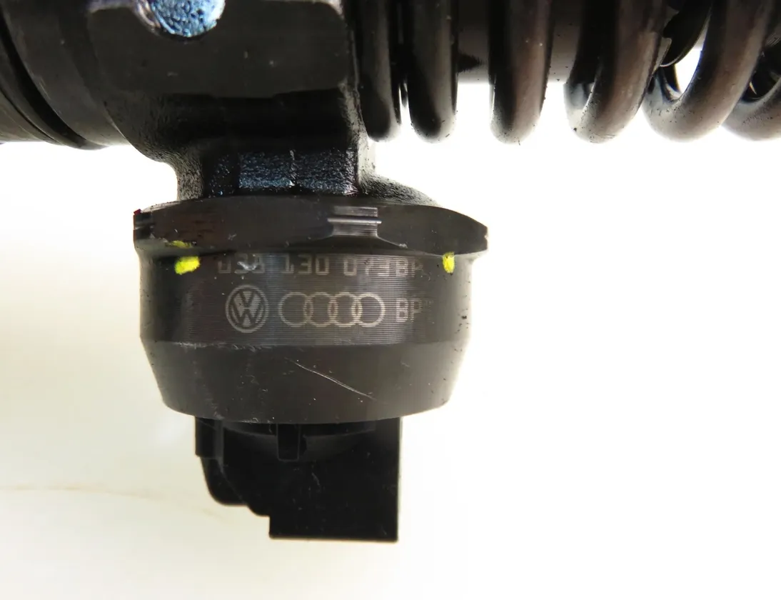 SEAT Ibiza 3 generation (2002-2008) Olieinjektor 0414720314,038130073BP 31928801
