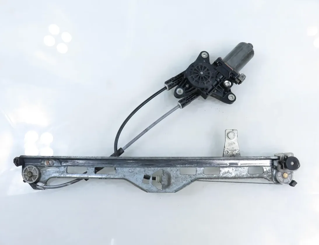 PEUGEOT 306 1 generation (1993-2002) Forreste venstre dør vinduesregulator 33526732