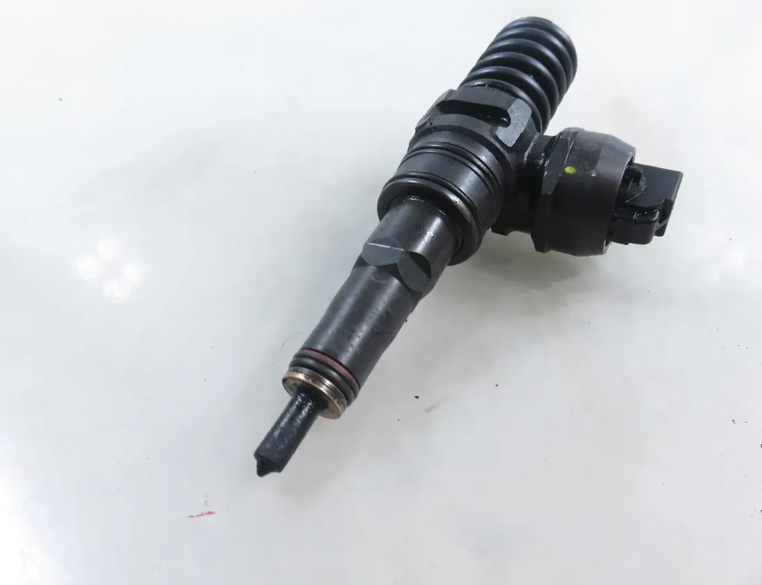 VOLKSWAGEN Polo 4 generation (2001-2009) Olieinjektor 045130073T,0414720035 33618083