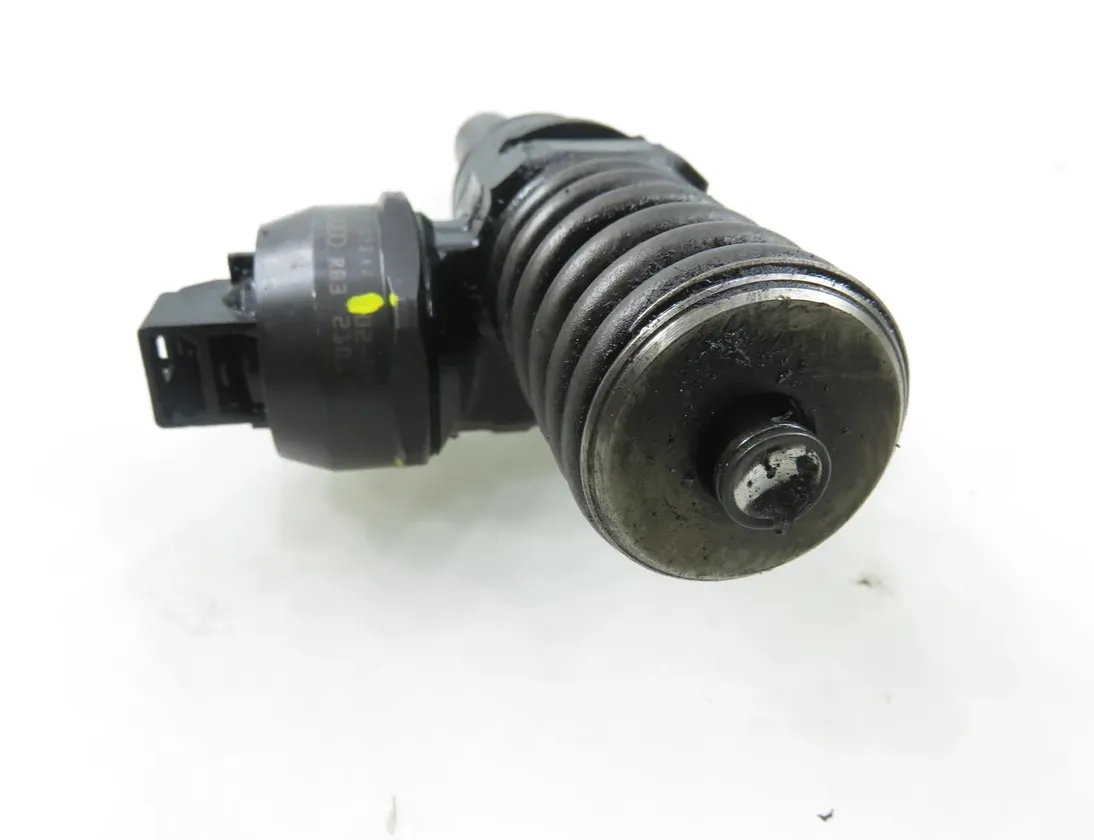 VOLKSWAGEN Golf 4 generation (1997-2006) Olieinjektor 038130073AJ,0414720037 34521139