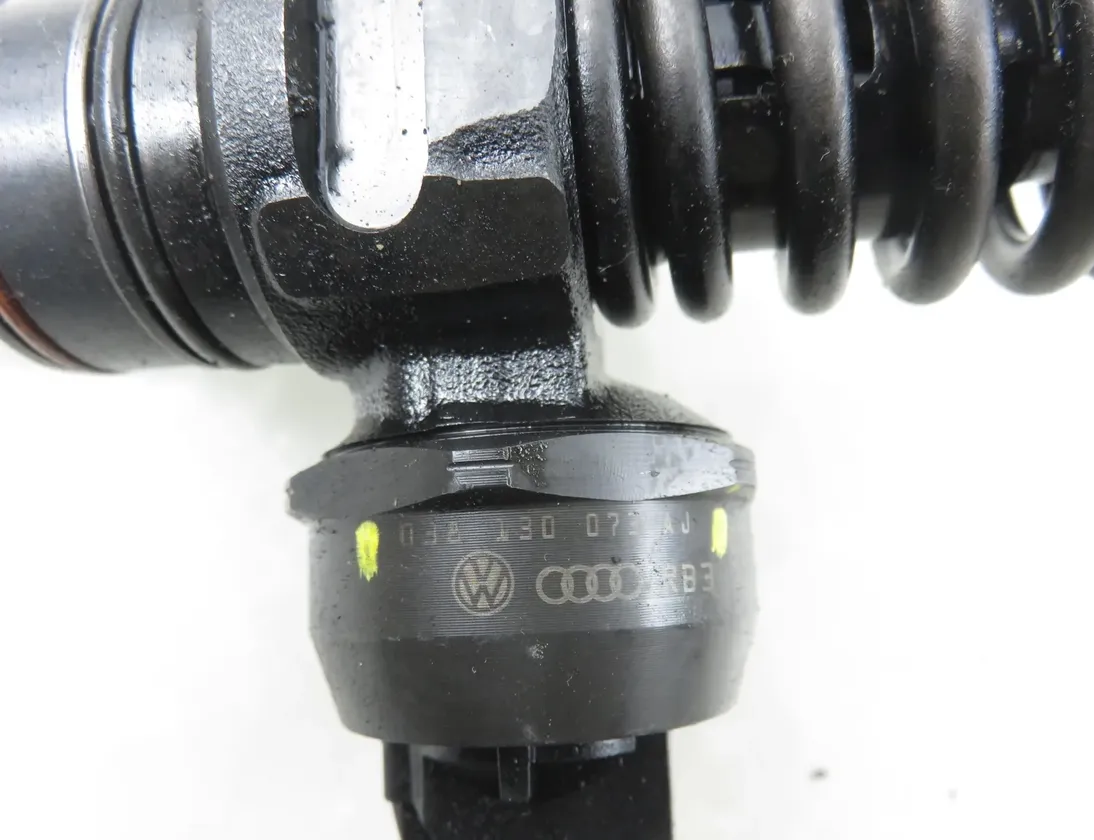 SKODA Fabia 1 generation  (2004-2007) Olieinjektor 038130073AJ,0414720037 34848648