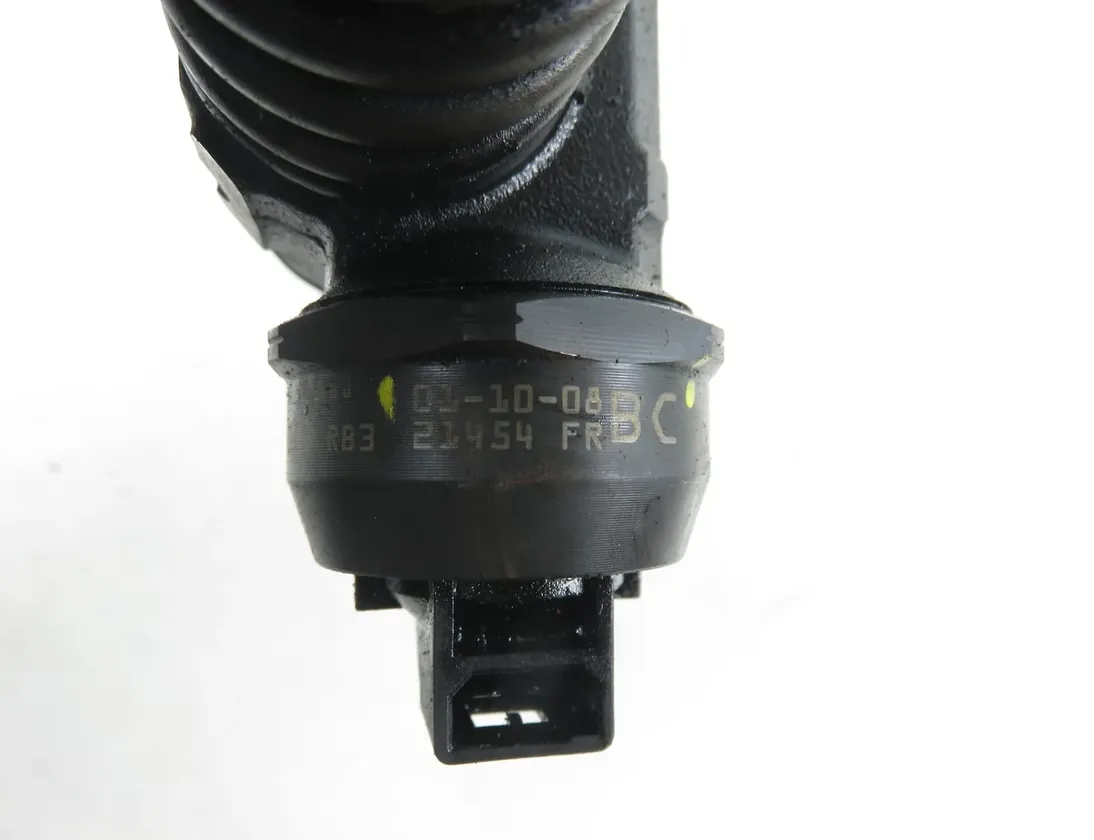 VOLKSWAGEN Passat B5 (1996-2005) Olieinjektor 038130073AJ,0414720037 34521260