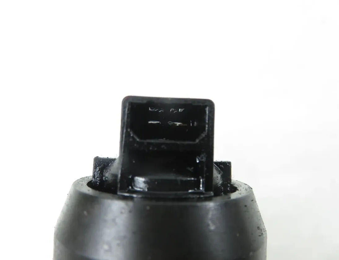 VOLKSWAGEN Golf 4 generation (1997-2006) Olieinjektor 038130073AJ,0414720037 34521139