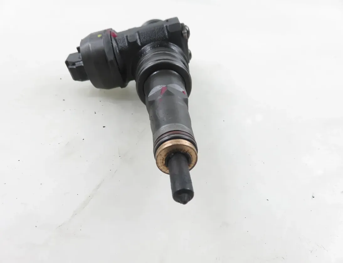 VOLKSWAGEN Passat B5 (1996-2005) Olieinjektor 038130073AJ,0414720037 34521260