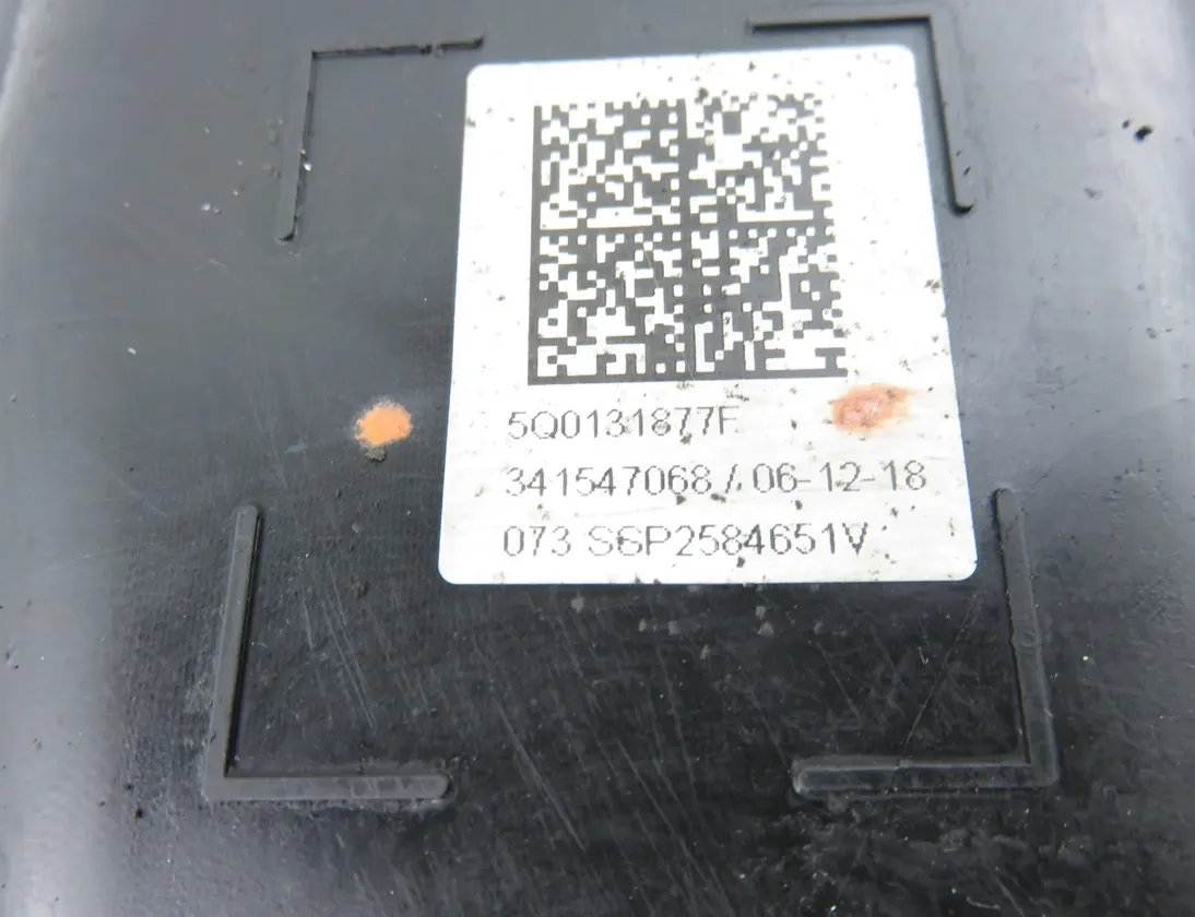 VOLKSWAGEN Variant VII TDI (2014-2024) AdBlue Tank 5Q0131877F 35060968