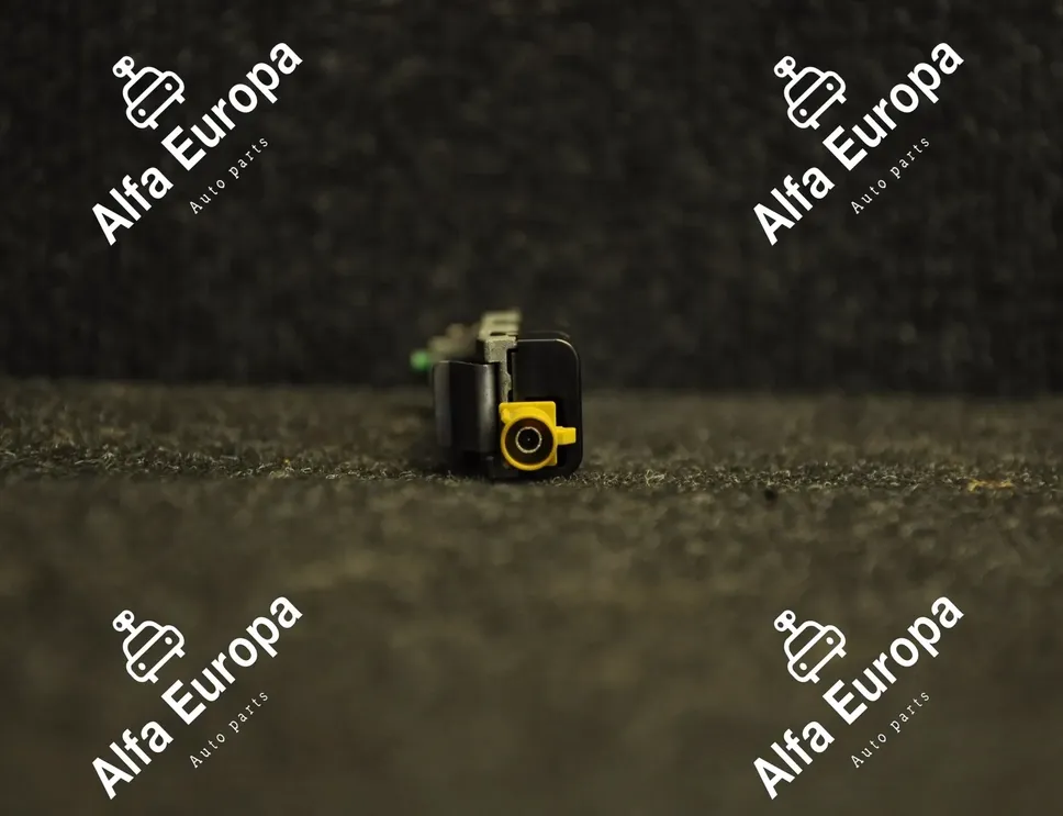 VOLKSWAGEN Tiguan 2 generation (2016-2024) Bootlid-antenneforstærker 5NA035577 2315147