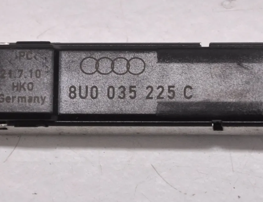 AUDI Q3 8U (2011-2020) Bootlid-antenneforstærker 8U0035225C 2889464