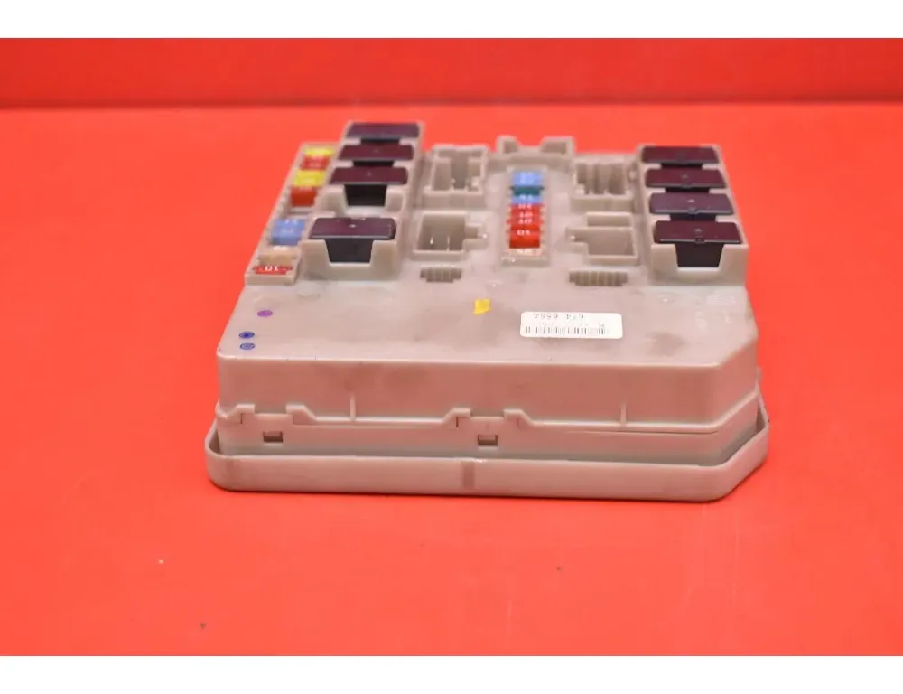 RENAULT Clio 5 generation (2019-2023) Sikringsboks 674658A 33481587