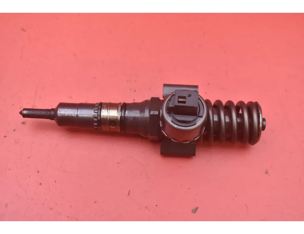 DODGE Caliber 1 generation (2006-2013) Brændstofinjektor 03G130073G 33504230