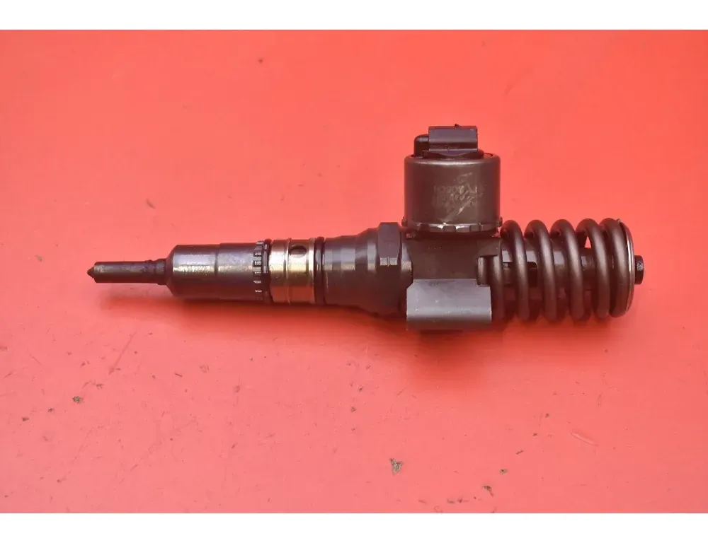 DODGE Caliber 1 generation (2006-2013) Brændstofinjektor 03G130073G 33504230