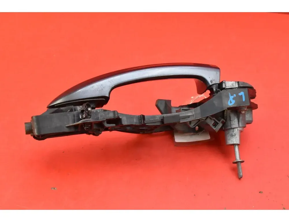 VOLKSWAGEN Passat B7 (2010-2015) Forreste venstre dør udvendigt håndtag 3C0837885H 35102840