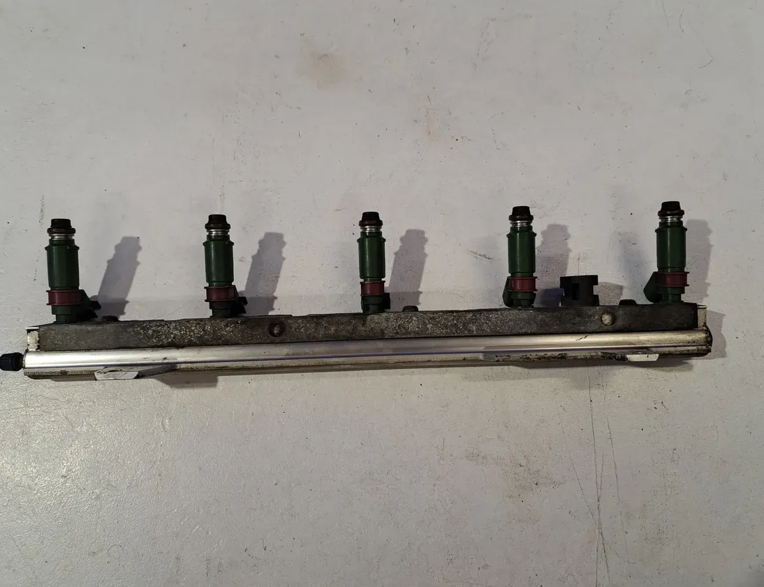 VOLVO S60 1 generation (2000-2009) Brændstofskinne 9458455,6900366 35105362