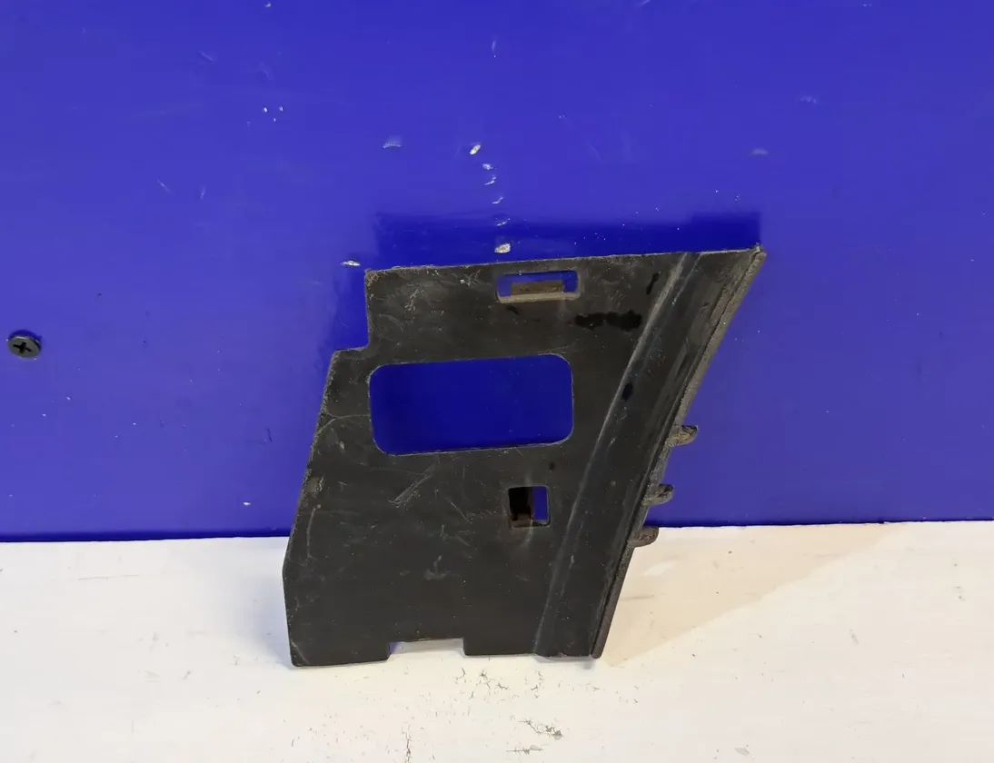 VOLVO S60 1 generation (2000-2009) Højre bageste kofangerbeslag 9484374 27918721