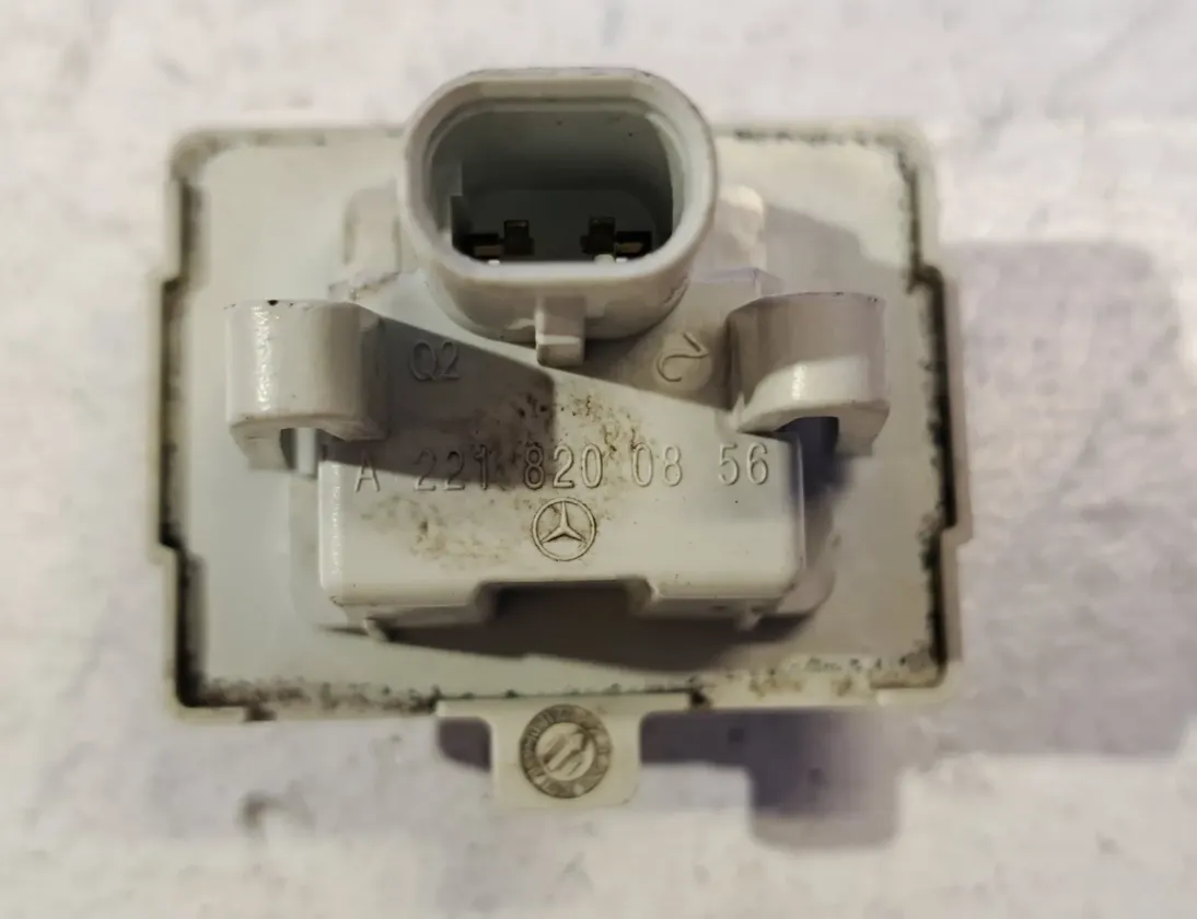 MERCEDES-BENZ S-Class W221 (2005-2013) Nummerpladelys A2218200856 33532130