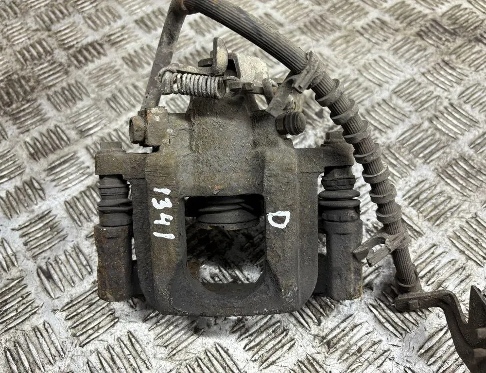 CHRYSLER Voyager 5 generation (2007-2020) Højre bagbremsekaliber 33333807