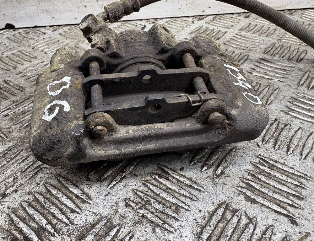 TOYOTA RAV4 2 generation (XA20) (2000-2006) Højre bagbremsekaliber 33334265