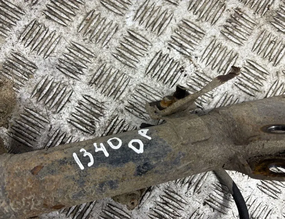 TOYOTA RAV4 2 generation (XA20) (2000-2006) Forreste højre støddæmper 33334932