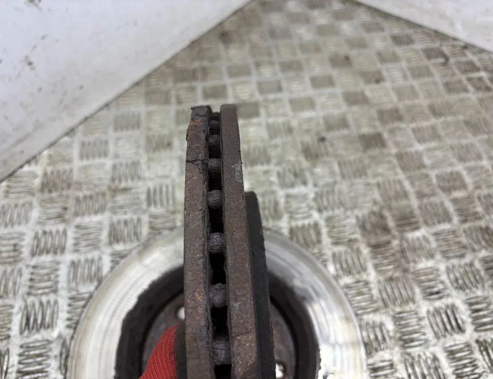 CHRYSLER Voyager 5 generation (2007-2020) Forreste venstre bremseskive 33335203