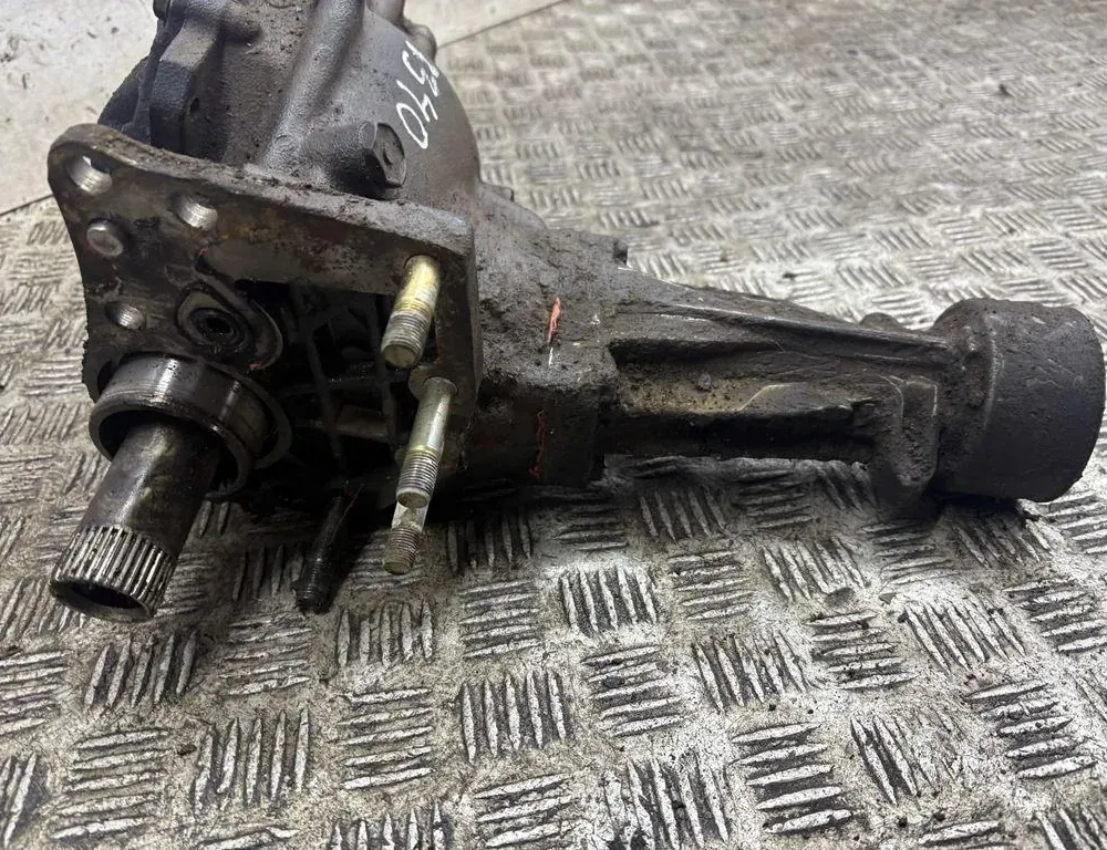 TOYOTA RAV4 2 generation (XA20) (2000-2006) Forreste transfertaske 33336142