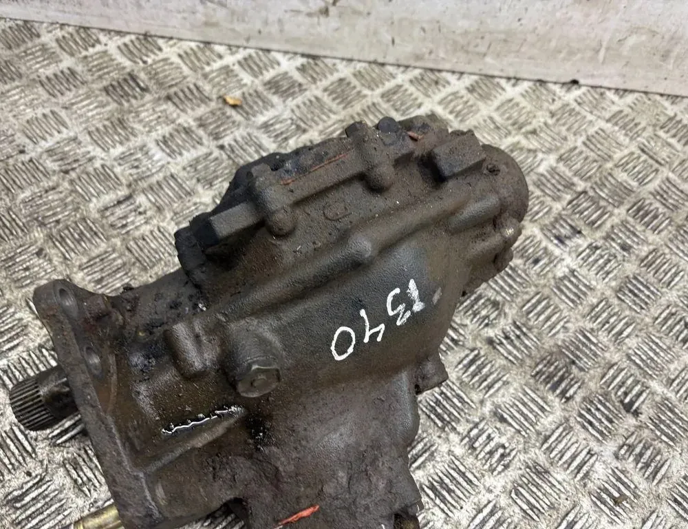 TOYOTA RAV4 2 generation (XA20) (2000-2006) Forreste transfertaske 33336142