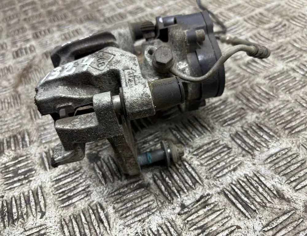 RENAULT Captur 2 generation (2019-2023) Bremsekaliber venstre bag 440108549R 33447196