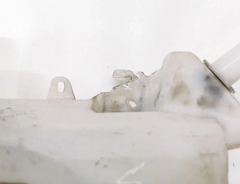 NISSAN Qashqai 2 generation (2013-2023) Vinduesvaskertank 289104EA0 35101990