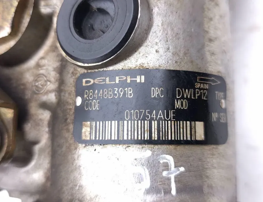 CITROËN C5 2 generation (2008-2017) Brændstofpumpe R8448B391B 35101597